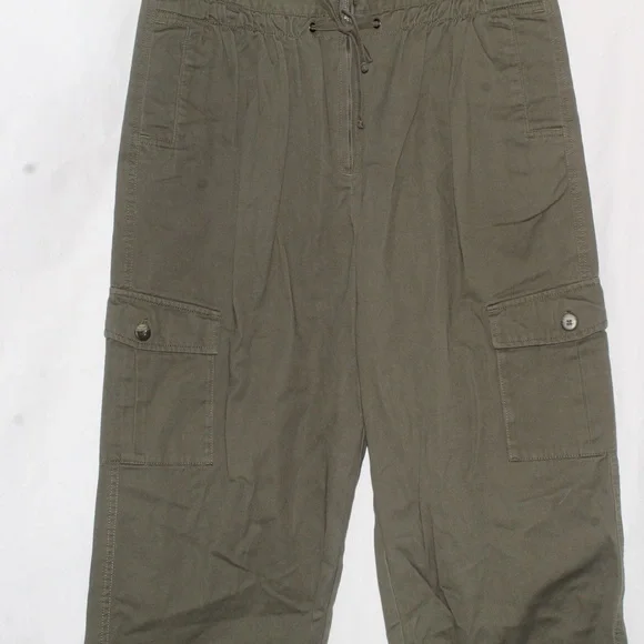 Venus Woman’s Olive Green Cargo Tie-Hem Utility Crop Pants — Size 14 - Picture 8 of 12